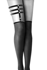 Adjustable garter with rivets